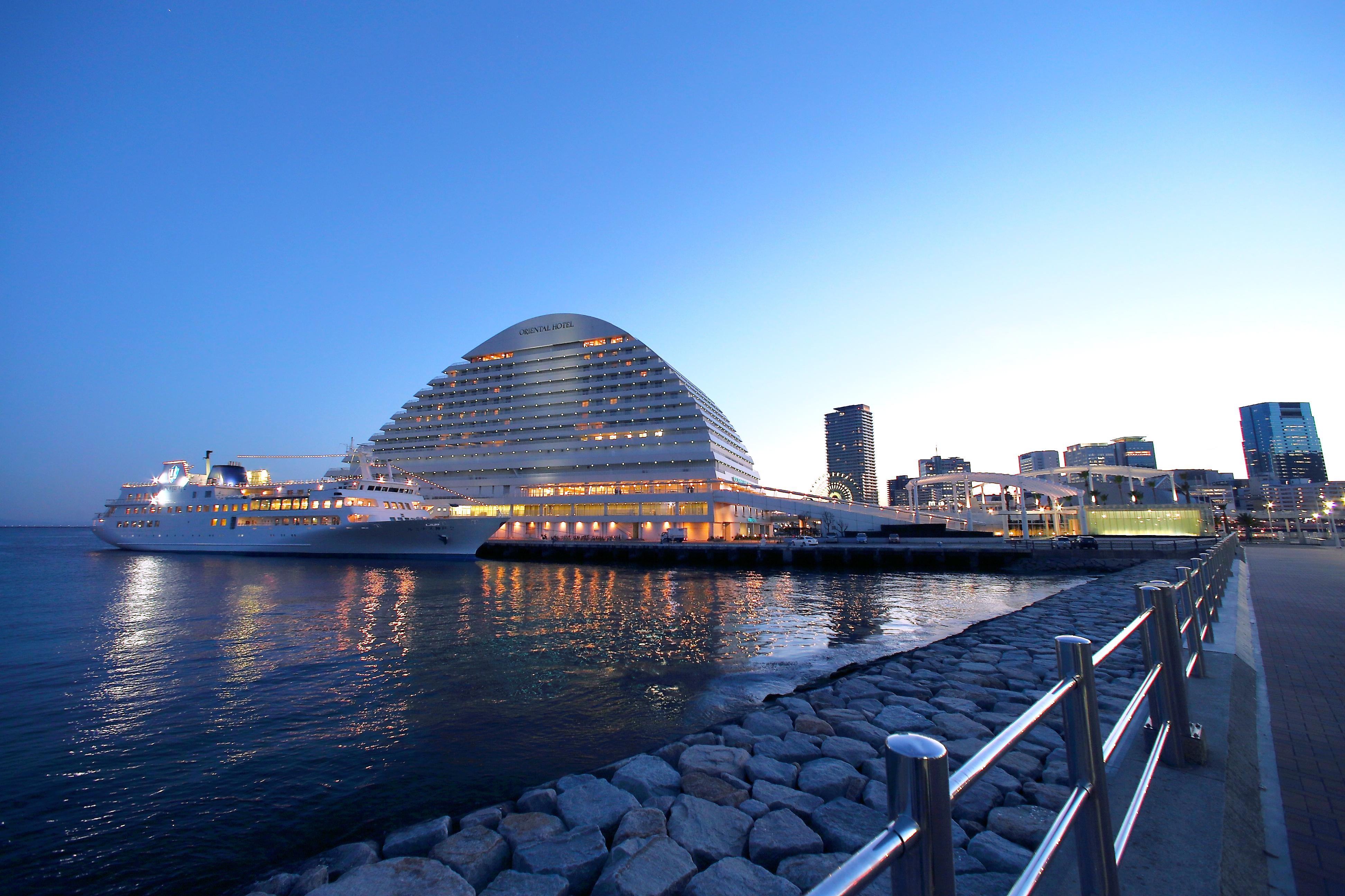 Kobe Meriken Park Oriental Hotel Exterior photo